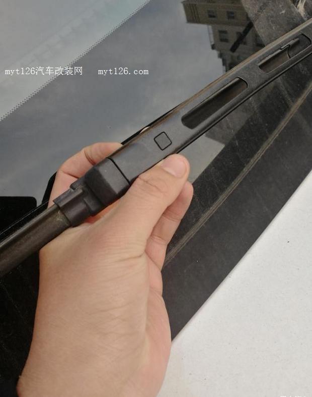 无骨雨刮卡口的开启方法详解