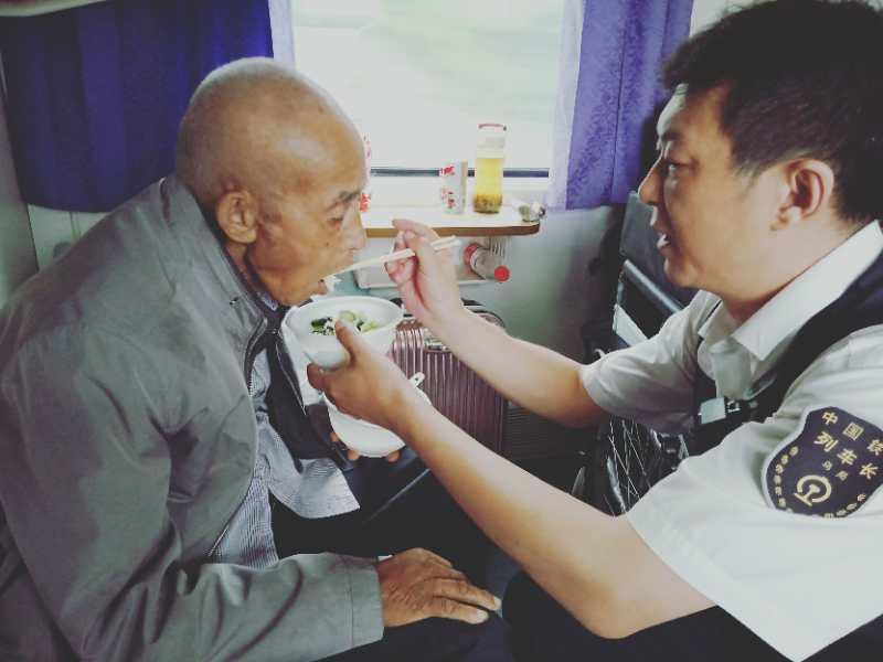 关于无陪老人旅客坐飞机的探索与思考
