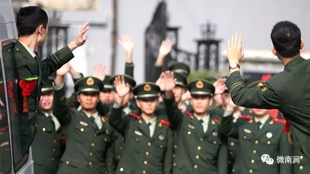 特种兵退伍后的待遇，荣誉与未来的保障