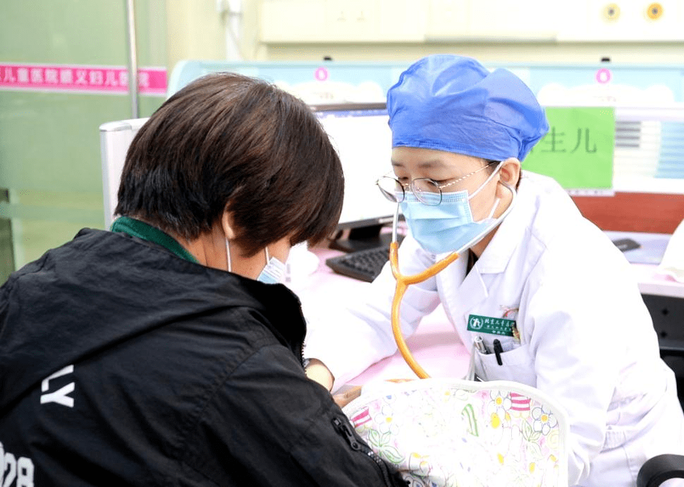 早产儿科专家，守护新生儿的守护者