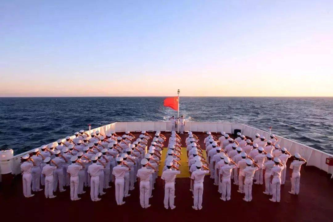 海军待遇优越，职业发展与荣誉的象征
