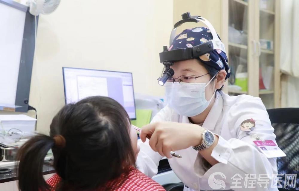 周日专家门诊，儿童医院的健康守护者