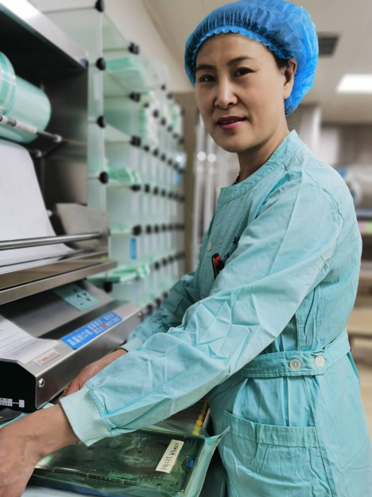 剧组护士，幕后的守护者