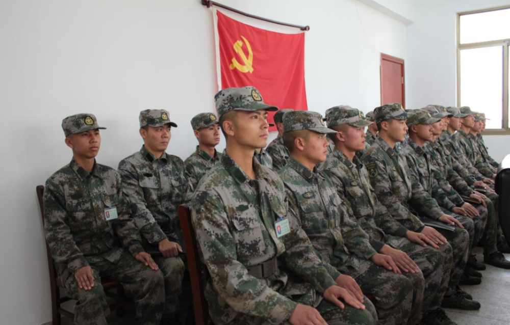 香港当兵待遇，荣誉与责任的双重保障
