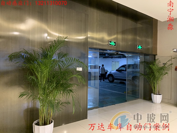 南宁玻璃门定做，品质与设计的完美结合