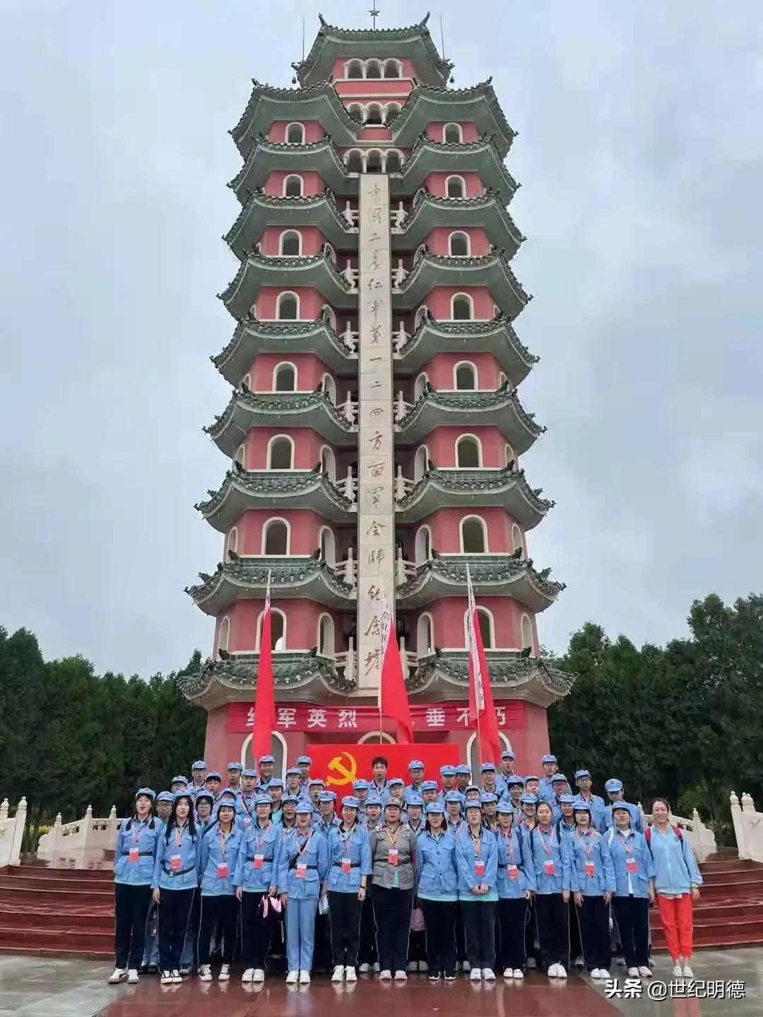 黄金魂女主，闪耀的灵魂与坚韧的力量