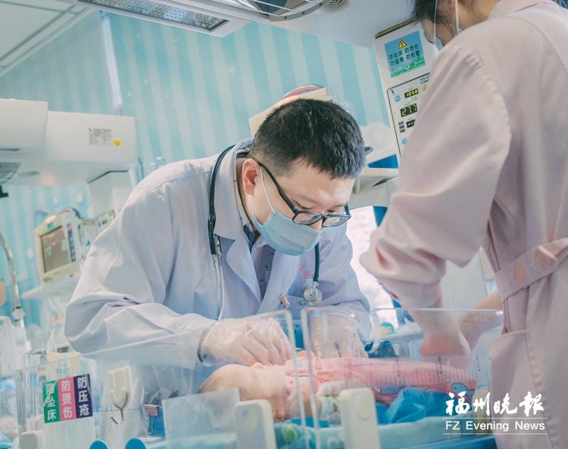 儿童秘尿外科专家，守护小生命的守护者