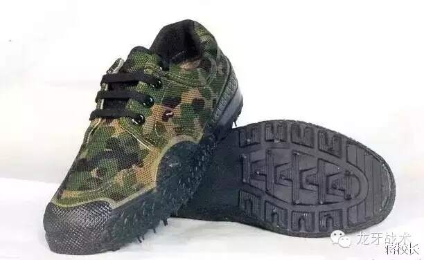 探索现代军事装备，91伞兵靴鞋头钢片的独特设计