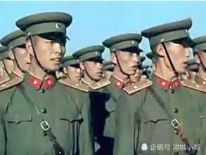 伞兵军服，荣耀的象征与力量的展现