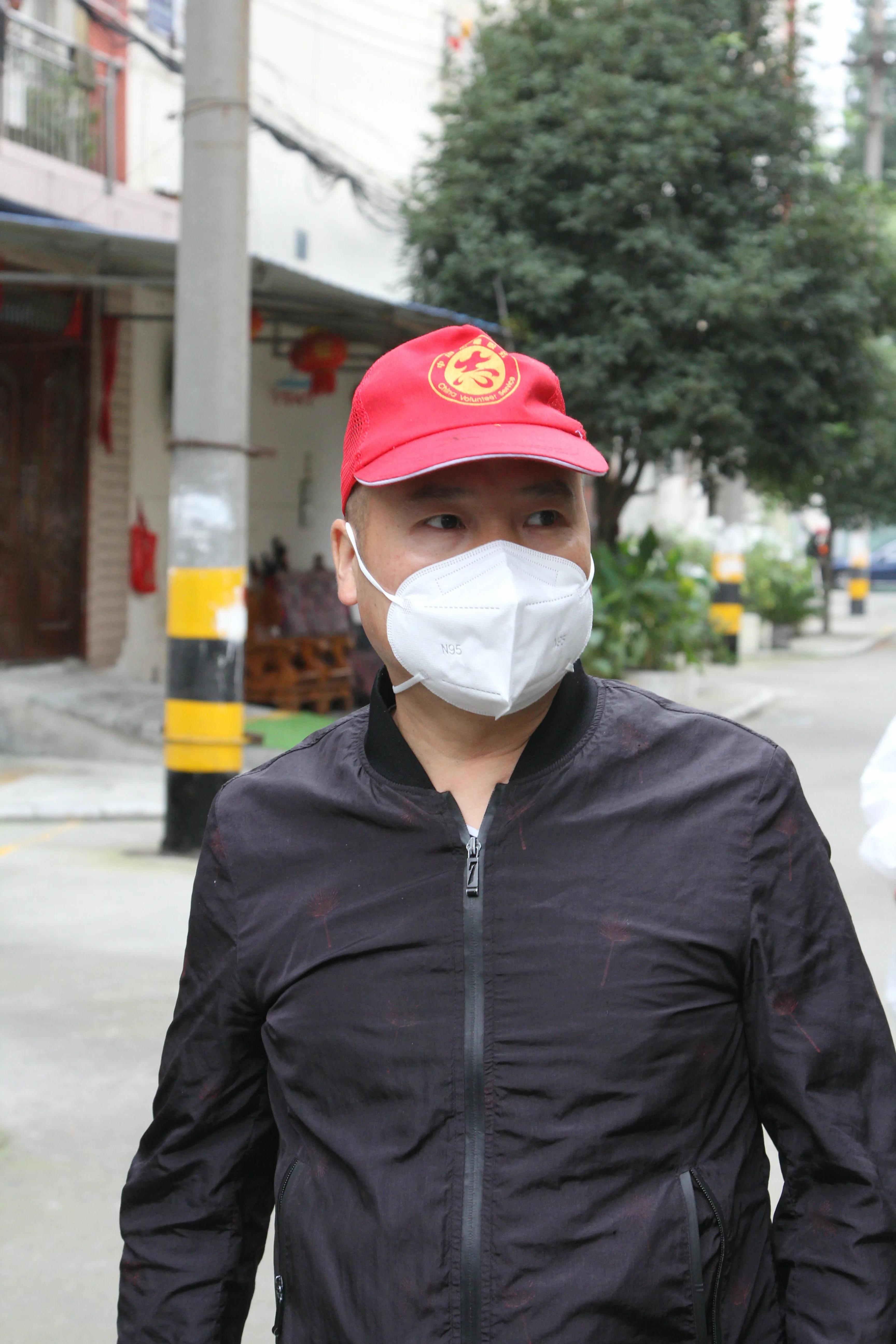 疫情小区门口语音宣传，守护家园的温暖之声