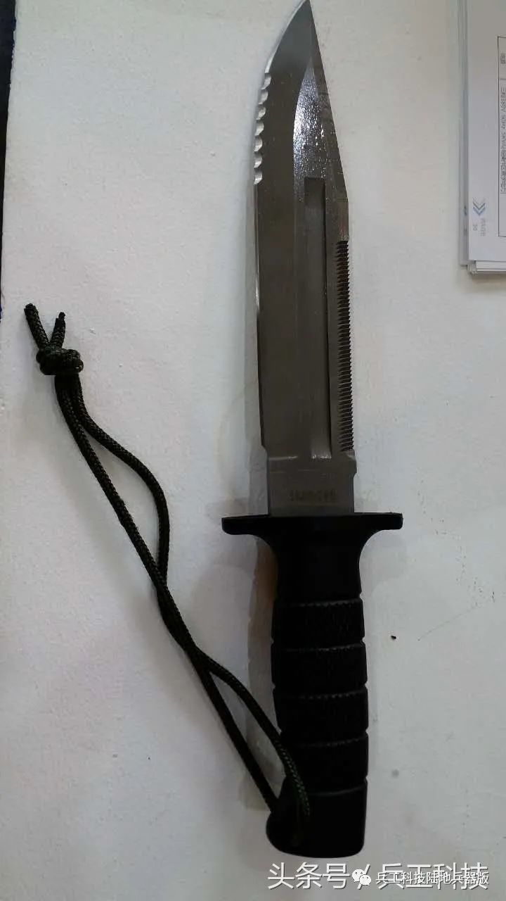 99式伞兵刀参数详解
