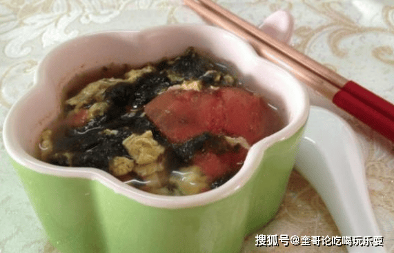 紫菜蛋花番茄汤，一道家常美味汤品的做法