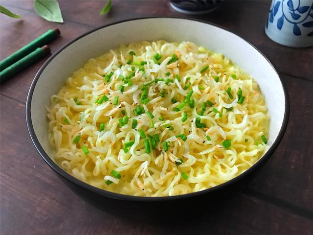 鸡蛋花菜羹，一道美味佳肴的营养解读