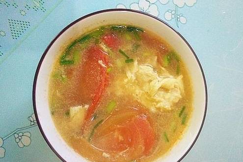 番茄菠菜蛋花汤，一道营养美味的家常汤品