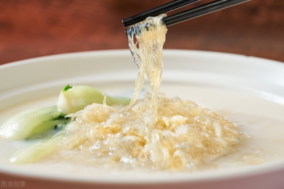 鸡蛋花生油，一种传统美食背后的故事与文化价值