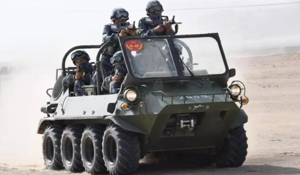 深入解析lyt-2021型轮式伞兵突击车，未来战场上的机动先锋