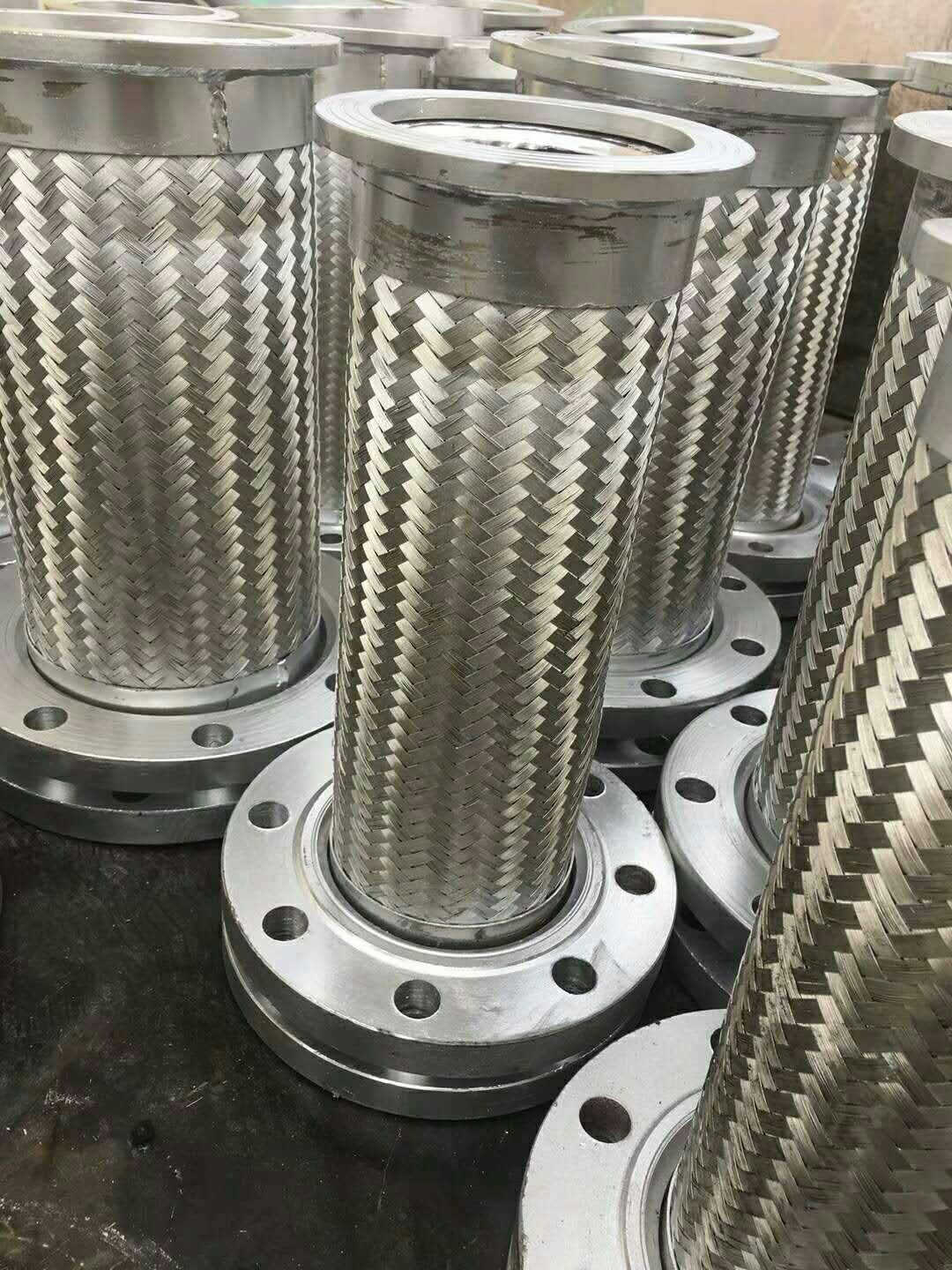 金属波纹管减震软接头的应用与特性