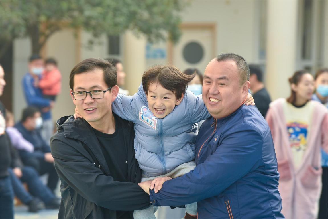 小班美术教案，小手变变变